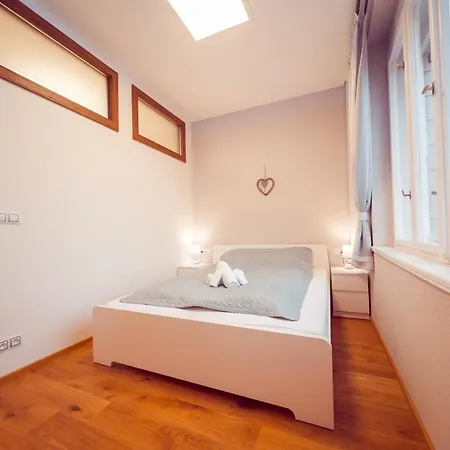 Διαμέρισμα Royal With Two Bedrooms Πράγα
