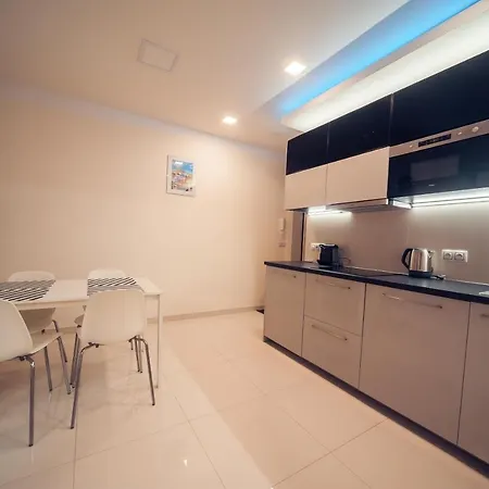 Royal With Two Bedrooms *